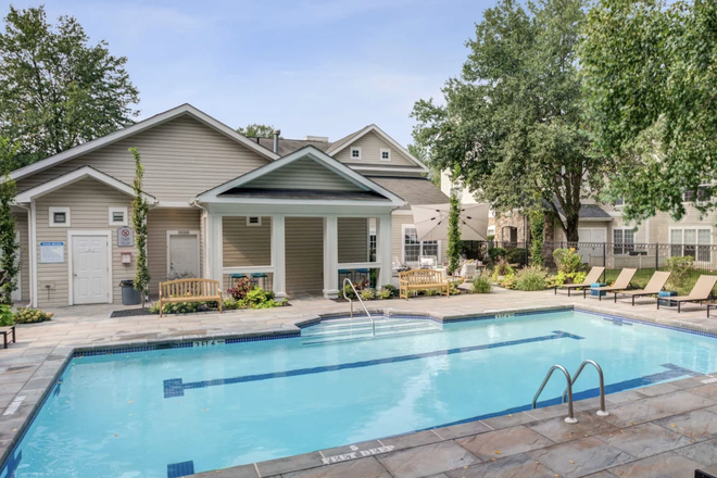 pool amenity - Springhouse at Brandywine