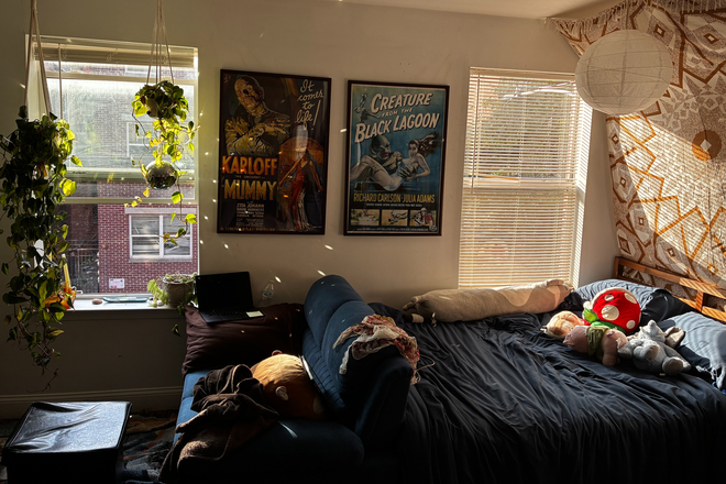 Bedroom - Private bedroom and bath! Available for sublet Spring '26!! Best roommates ever! Apartments