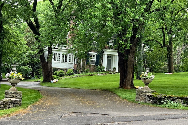 Main House - Green Hills Guest House