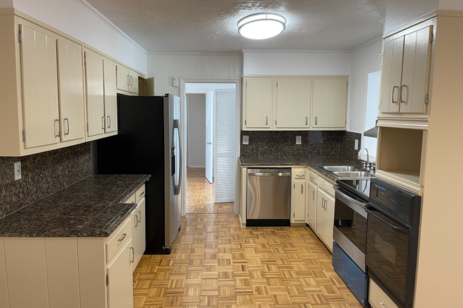 Kitchen - Emory - CDC - Toco Hills House