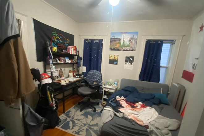 Bedroom - Spring Sublet available (1-2 rooms available, great location, affordable, fully furnished) Townhome