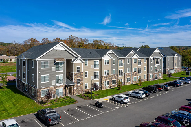 Exterior view of apartment building - 1br/1ba relet at North 116 Flats (10 min drive to campus/2 min walk to bus stop) Apartments