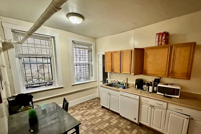 kitchen - Large 1 bed split for 9/1 - no fee! Apartments