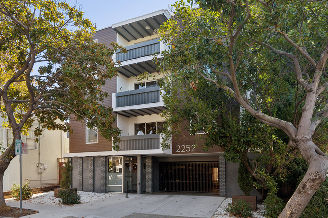 Side exterior view of the apartment building at 2252 Parker St, Berkeley, CA 94704, USA - 2252 Parker Street Apartments