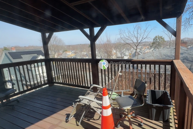 1 - Spacious 3 Bed Apartment – Flexible Move-In + No Fee + Free Laundry