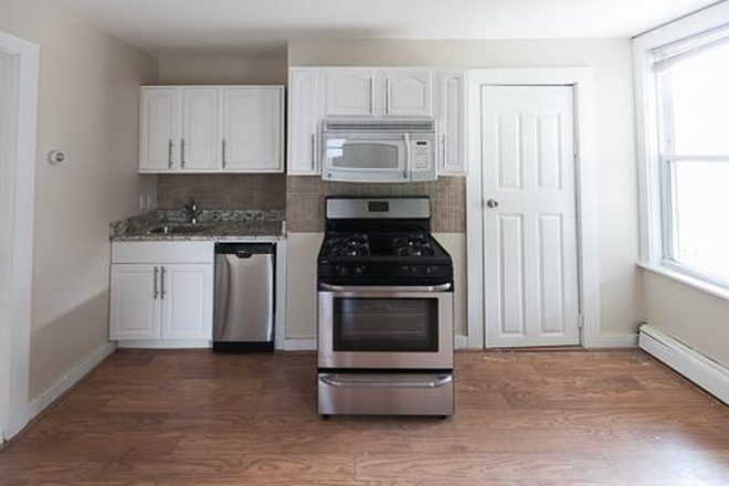 Call NOW for showings! 617-236-8600 - MAVERICK ST - LRG & MODERN 2BR/1BA W/ LNDRY IN BLDNG BY MAVERICK SQ, MBTA BLUE LINE *AVAILABLE NOW!*