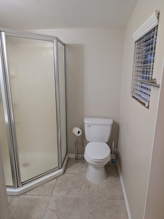 ** Private bath for available room - Room w. Private Bath! Corner Private Home on Large Lot | Minutes from UCF!