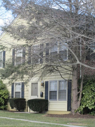  - 3 Bedroom 2.5 Bath Townhouse