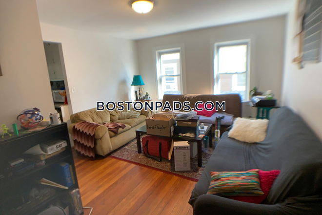 Living Room - NO BROKER FEE! 4 Bed 1 Bath Apartment on College Ave. Prime Location!