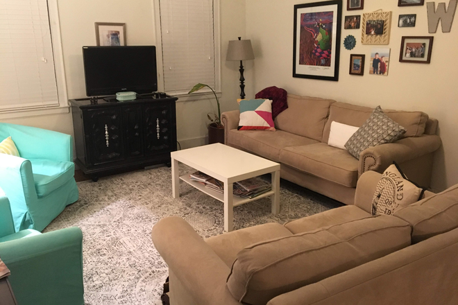 Den - Walk to Avondale, Grocery/shopping, Greenway & South Windemere House