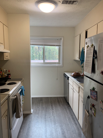 Kitchen - Emory Apartment Private Room on the Shuttle Line