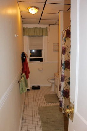 - - Short Commute to Campus!! Spacious 5 bed 2 bath w/ Heat & Hot Water Incld, Laundry in Building Apartments