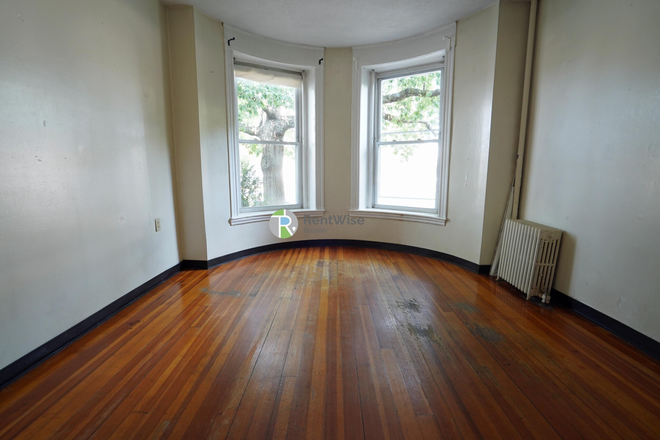 1 - Perfect in Packards Corner. Sweet Studio, Student ok. No Fee Apartments