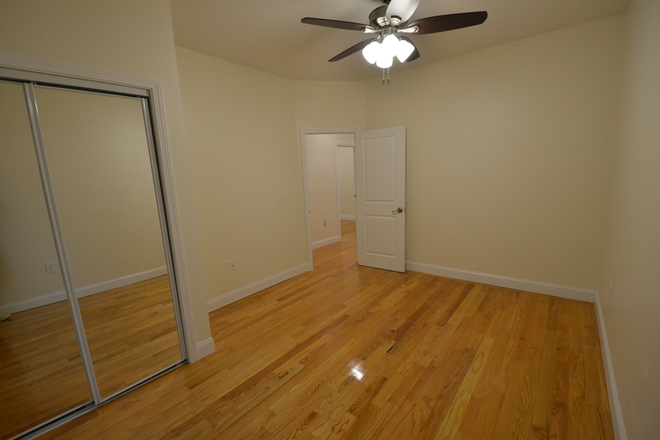 Bedroom - NO BROKER'S FEE - Newly renovated & spacious 3 bed split (4 bed no living room)! Apartments