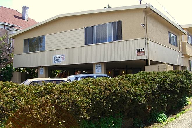 1 - Charming One Bedroom features an upgraded kitchen with modern appliances Apartments