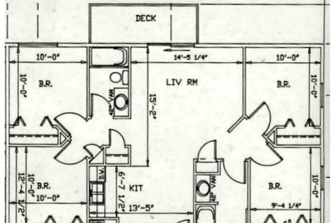 4 bedroom floorplan - 4 beds, 2 baths, central air and heat, 4 blocks south of downtown,  free internet