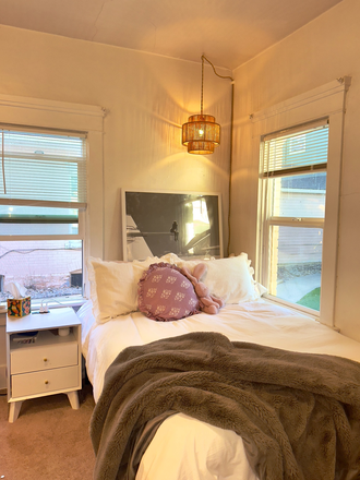 Bedroom - Spacious and bright sublease, 5 minute walk to campus!