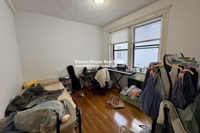 a - Right by Berklee, Back Bay and Symphony *no fee Condo