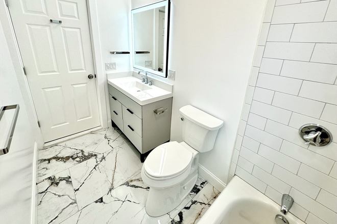 ___ - NEW 4 SPLIT/ 2 BATHS WITH CENTRAL A/C - 09/01/2025 Apartments