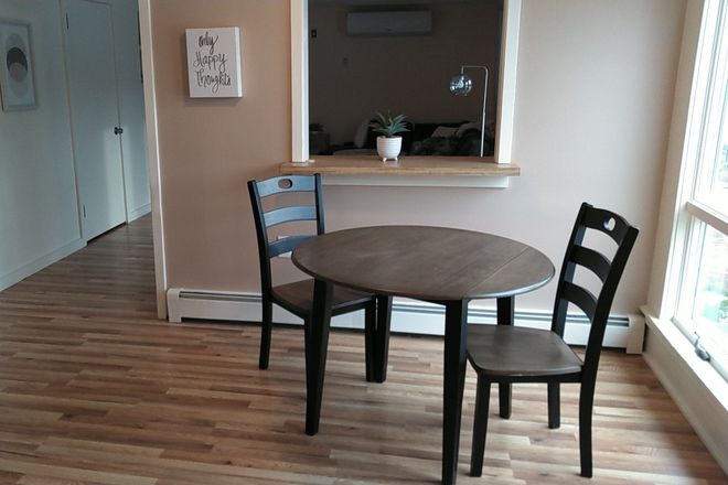 Dining Area - Perfect 1 Br. Apt. 10-15 min. from UCONN UTILITIES INCLUDED Available 6-1-27