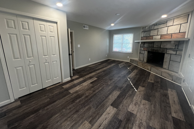 Bedroom #3 with Fireplace - Charming 3-Bedroom, 1-Bath Newly Renovated Duplex for Rent in Kennesaw, GA – Your Cozy Home Awaits!