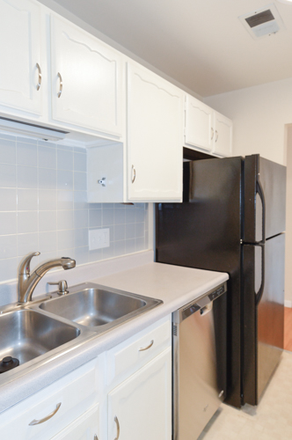 kitchen - 18 Baselie Towers