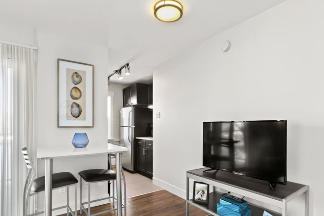 Kitchen + Barstools - Parker Off Pearl Apartments