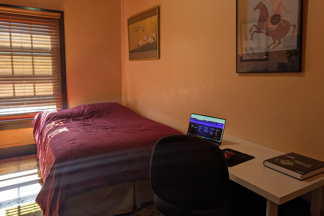 Bedroom w/full size bed, desk, dresser, bookshelves, sheets & bedding included - Private Furnished Single Bedroom (1 person only) - Walk to UC Berkeley!