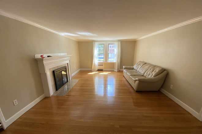 Living Room - **MOVE IN 08/01/2025**LARGE 3 BED 2 BATH BRIGHTON APARTMENT - OFF STREET PARKING - WALK TO CAMPUS!!