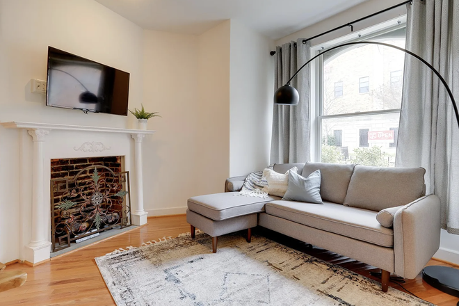 Living Room - Unfurnished 2BD in Adams Morgan Apartments