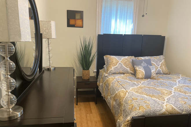 Apt 9 - 2 BR/1 Bth - Cozy Housing in  Lil Italy/ 2 & 3 BR units - Utilities included Apartments