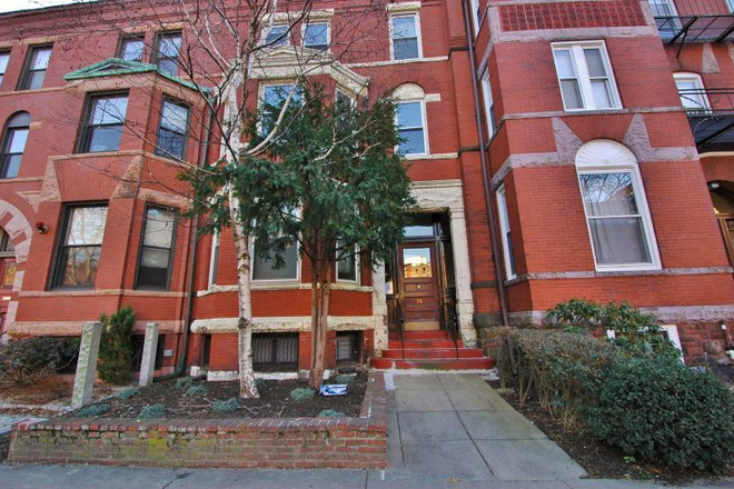 Exterior - 2 bedroom Saint Stephen St- AVAIL 9/1/26
