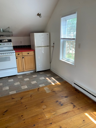 studio - Spacious, 2nd floor studio with cathedral ceilings in Fox Point Apartments
