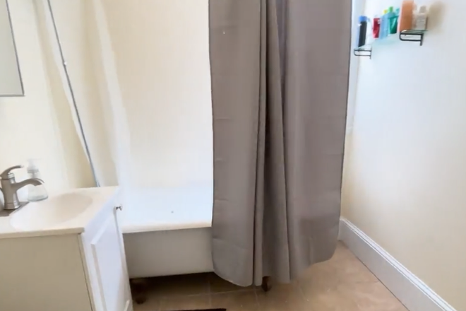 Bathroom - Charming 2-bedroom, 1-bath apartment located in the heart of Huntington Ave, 2-3 walk from E Line.