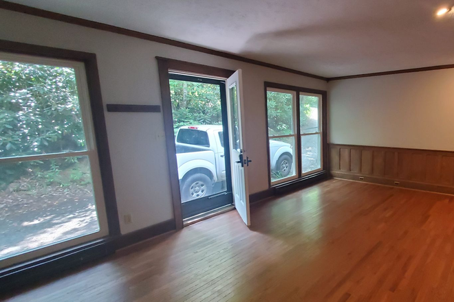 Photo - Spacious Mountain Home With Finished Basement & Great Location!