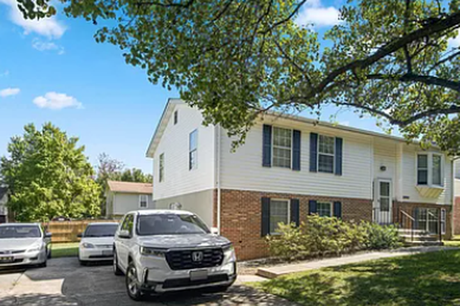 Exterior - Two Bedroom Openings in House!! Chill Roommates and Free Parking! Looking to fill ASAP