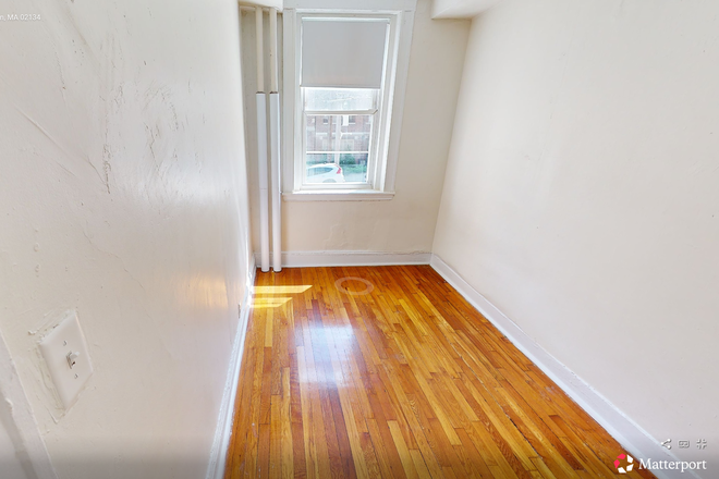 Visit hubrealtyproperties.com - Large corner unit,  2 bedroom with lots of sunlight and front view Apartments