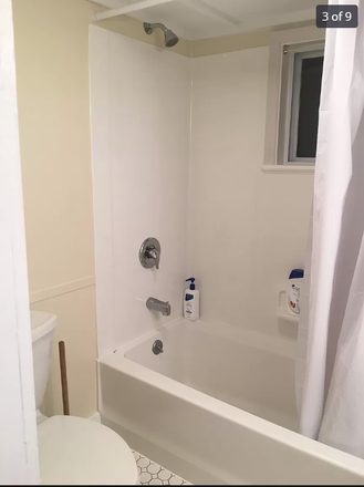 Bathroom - Apartment off of Colchester