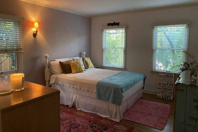 200 square feet spacious room - Room in Historic Rossmoyne, Glendale