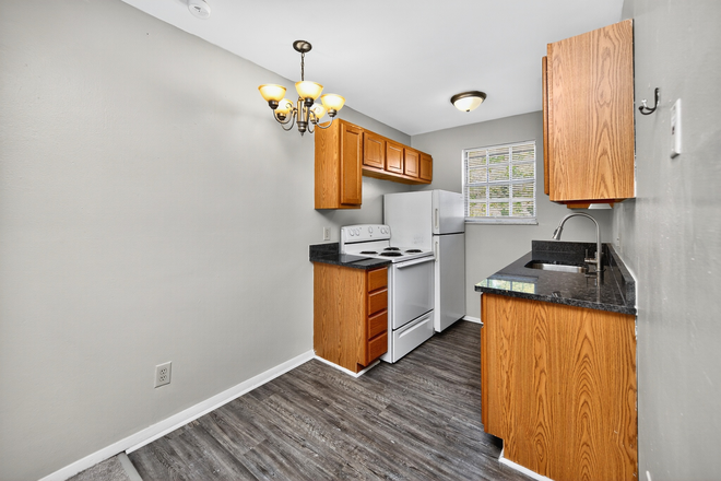 Kitchen - 3426 Telford St