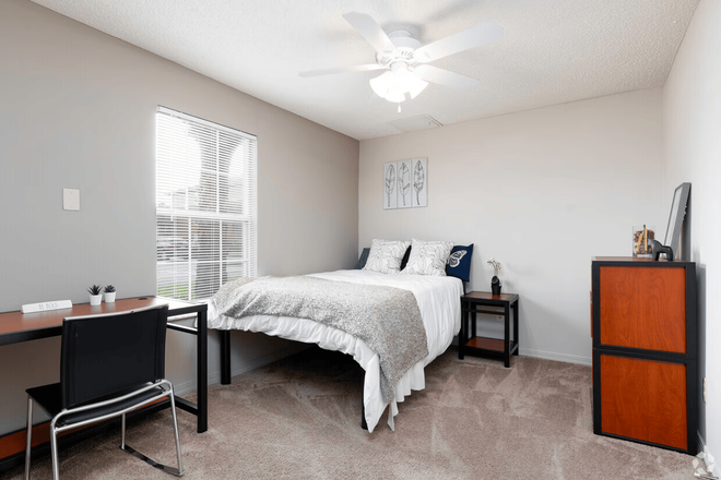 Bedroom - Knights Circle 3x3 Male Apartment [ Summer Sublease] - Close to UCF