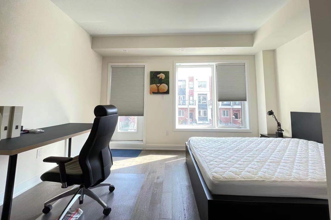 bed room with bed, desk and chair, walk-in closet - large and new furnished room with walk-in closet Townhome