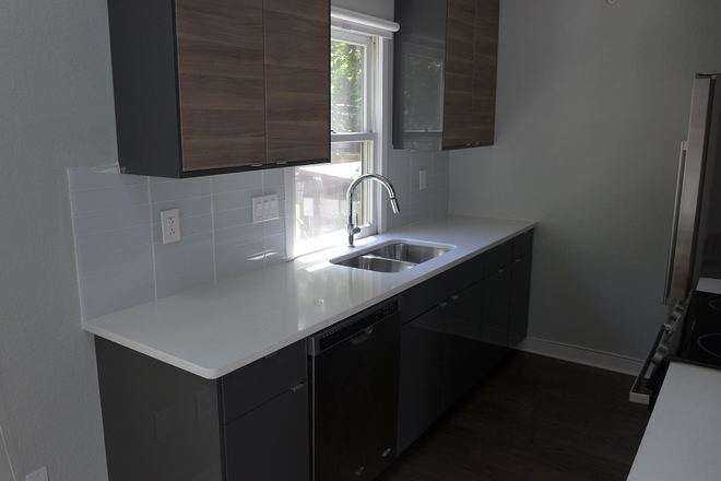 3 - AUGUST PRELEASING: 1725 18th St #4 Condo