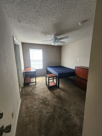 Bedroom - Knights Circle Apartments