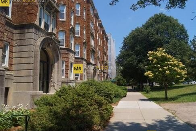 x - Boylston St 1 Bed Fenway Apartments