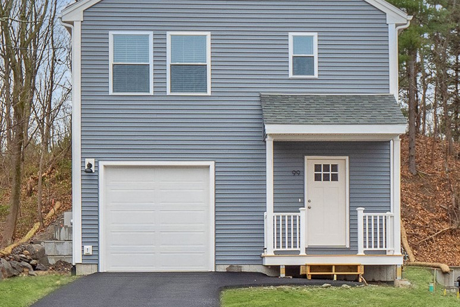 Outside view - Modern 2 Year Old House for May 1st - 3 bedrooms, 2.5 baths, 2 floors