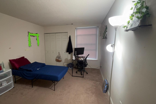 Bedroom - Private room in Brandywine apartments for winter sublet