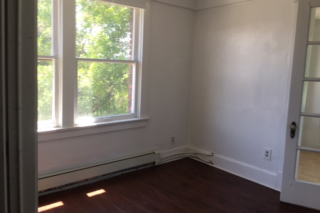 room with extra study - Private Room with extra Study Tons of Windows! Apartments