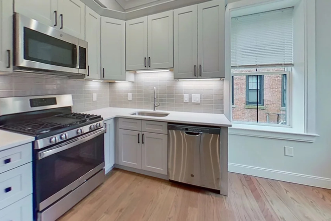 Call NOW for showings! 617-236-8550 - PORTER ST - *NO FEE* HUGE LUXE 4BR IN JEFFRIES POINT AVAIL *9/1/2026* W/ IN UNIT W/D, 2 BATHS, A/C!