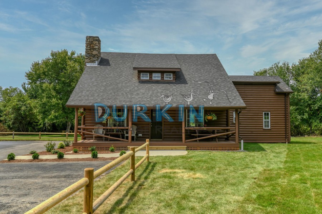 Exterior - Private 5 Bedroom Cabin Near Scarborough Beach